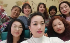 得意的笑广场舞